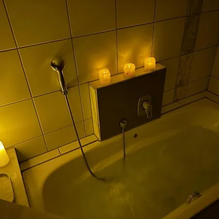 Entspannung Pur! Privater Kinosaal & Whirlpool Apartment