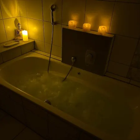 Apartment Entspannung Pur! Privater Kinosaal & Whirlpool